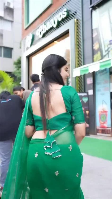 sexy aunty|Saree videoss (@sareevideoss) • Instagram photos and videos